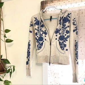 ❤️Free People Embroidered zip up hoodie